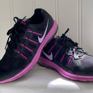 Nike Women's Air Max Dynasty Shoe - Black/Urban Lilac/Hyper Violet